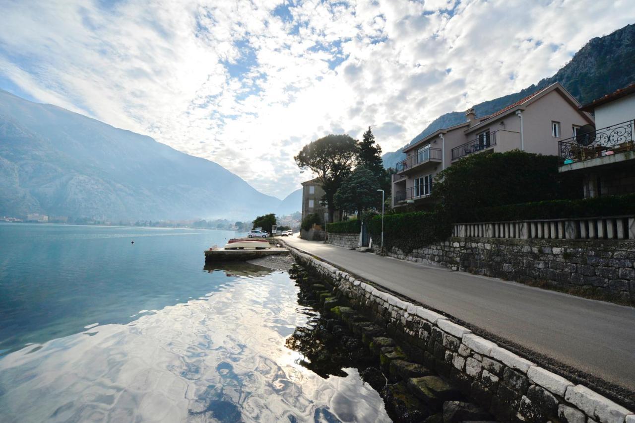 House 44 Seafront Apartments Kotor Exterior photo
