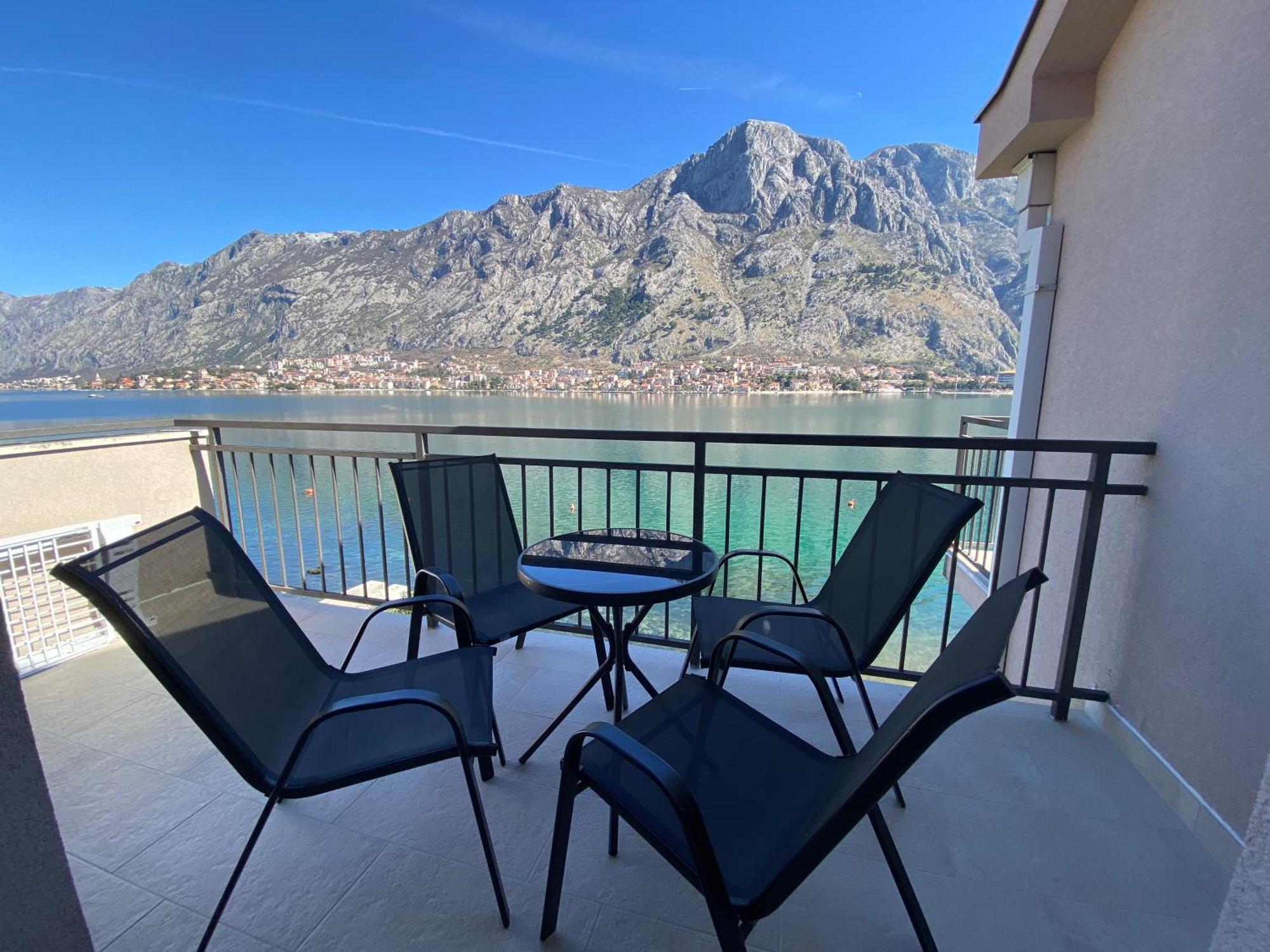 House 44 Seafront Apartments Kotor Exterior photo
